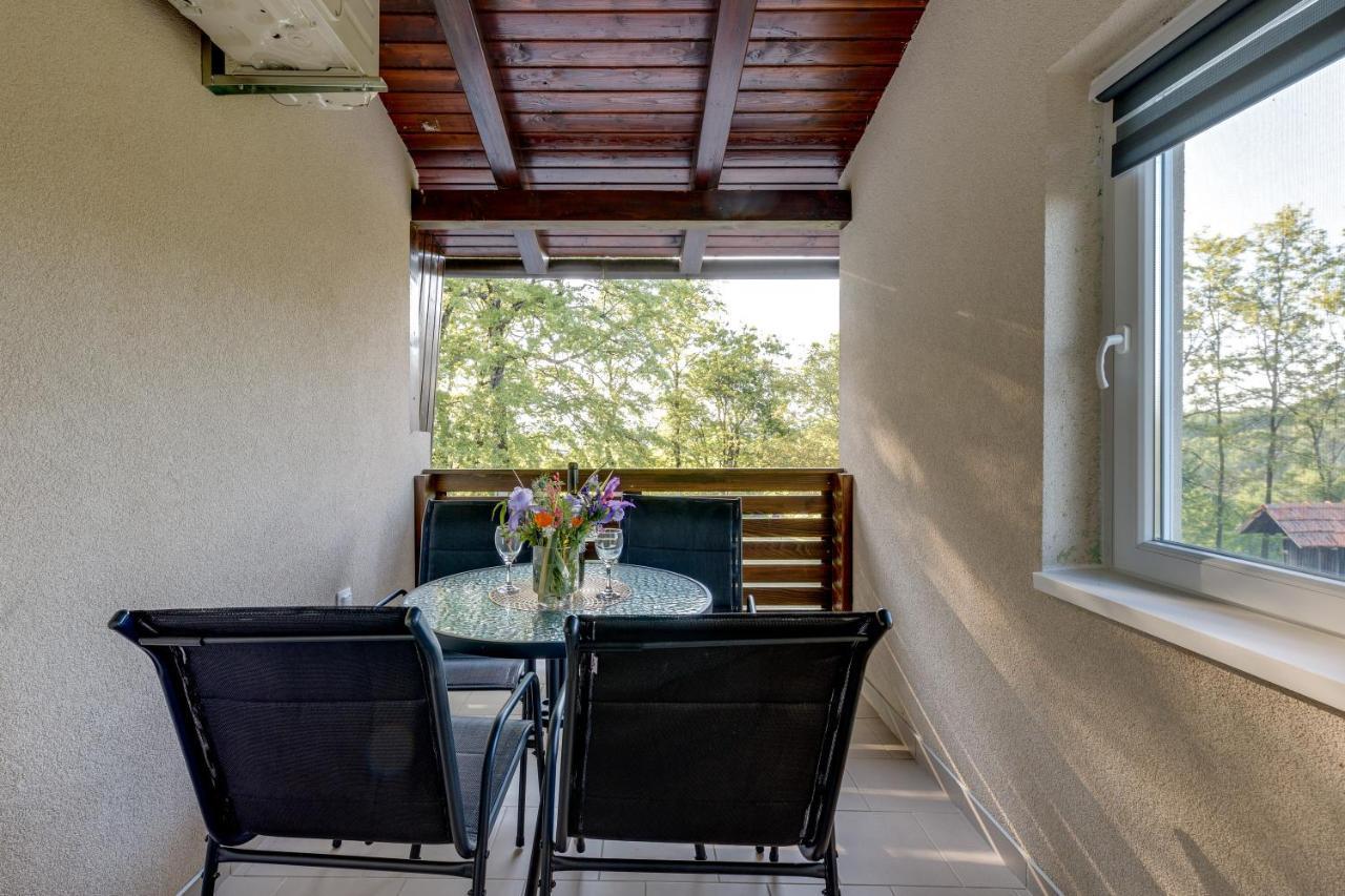Apartman Medved Szluin Kültér fotó
