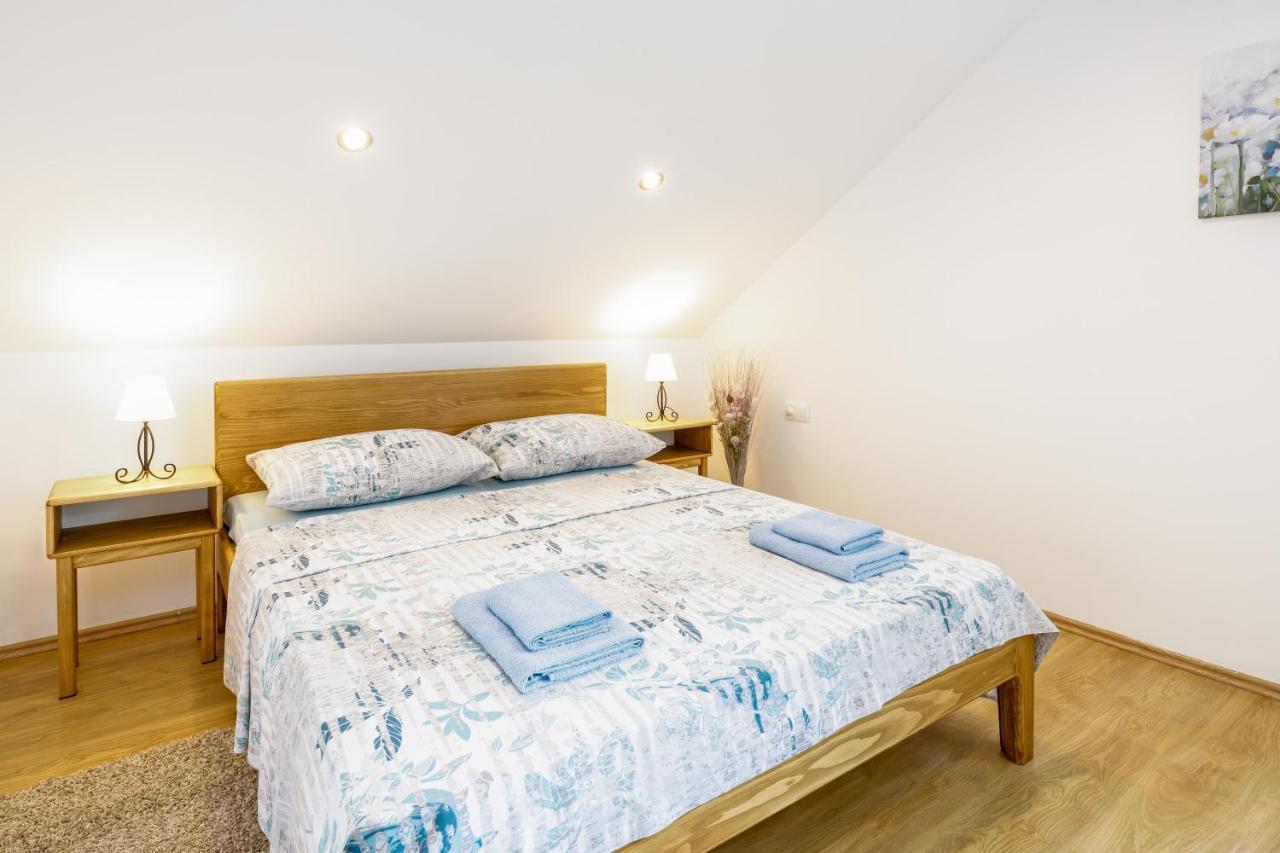 Apartman Medved Szluin Kültér fotó